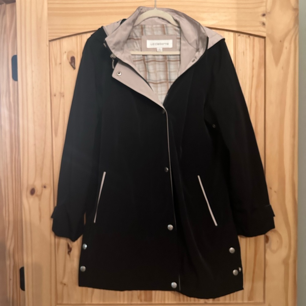 Liz Claiborne Raincoat size Medium